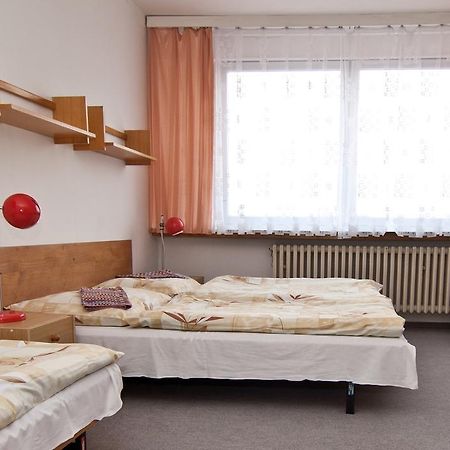 Domov Mladeze A Skolni Jidelna Karlovy Vary Hotel Quarto foto