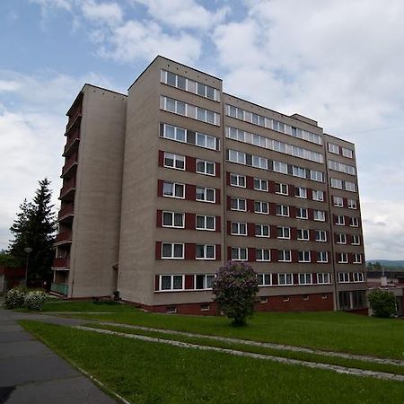 Domov Mladeze A Skolni Jidelna Karlovy Vary Hotel Exterior foto